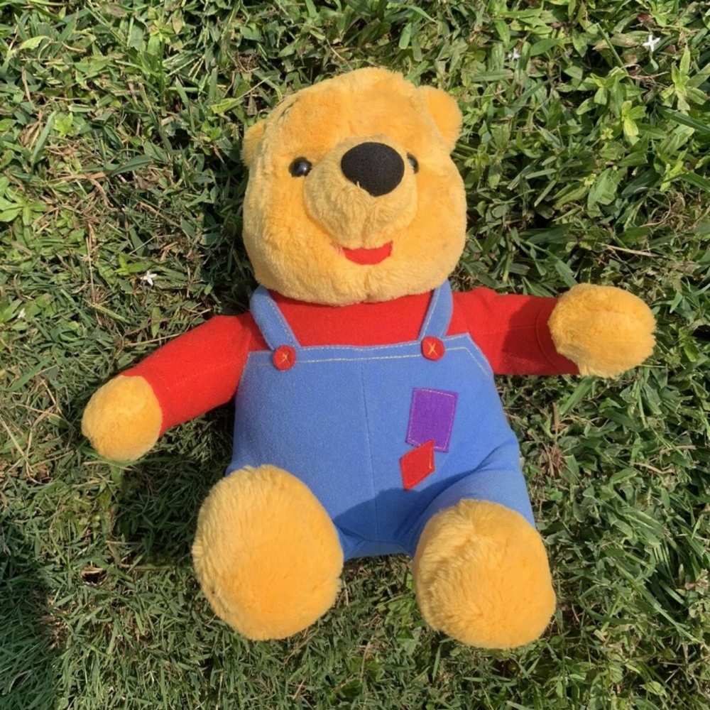 Winnie The Pooh Plush 1997 Hug N Wiggle Giggle 12"